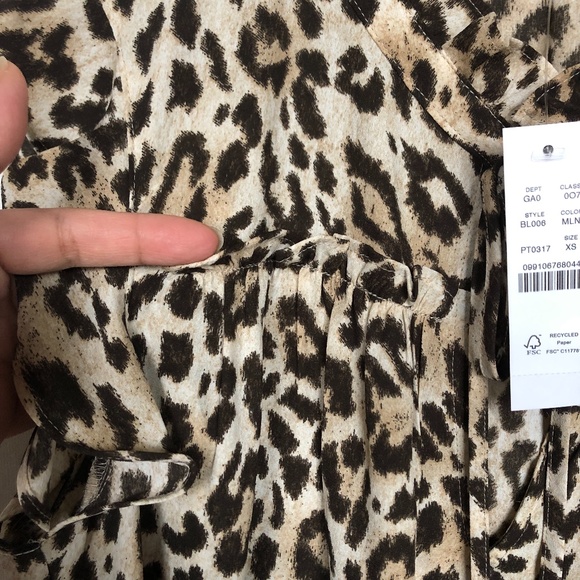 J. CREW Top XS Oversized Leopard Cheetah Keyhole Flutter Sleeve Animal Print - Picture 8 of 8